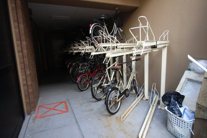 物件外観写真5　(駐輪場)