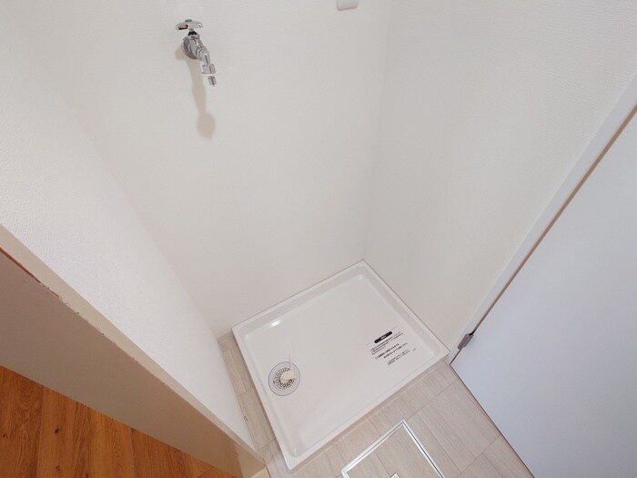 物件内観写真12　(洗濯機置場)