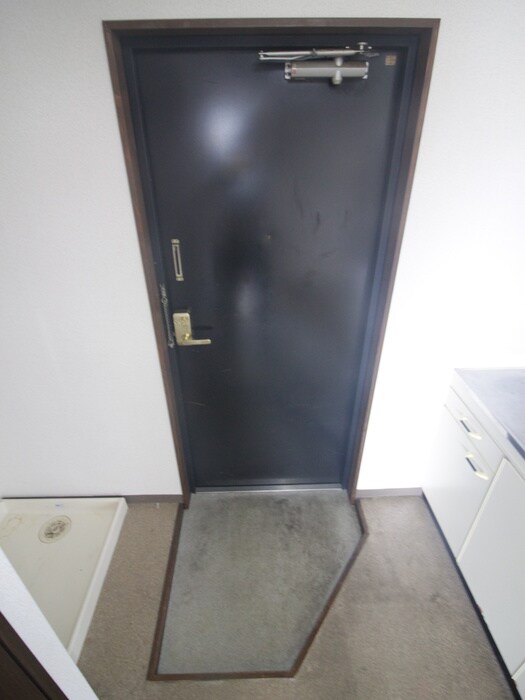 物件内観写真15　(玄関)