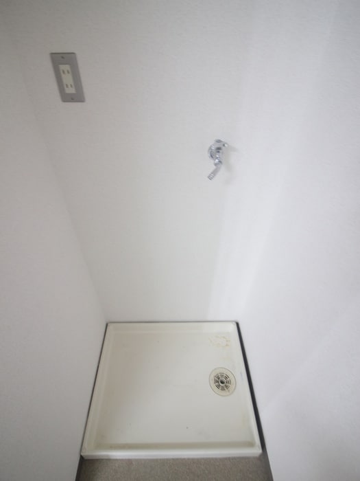 物件内観写真18　(洗濯機置場)