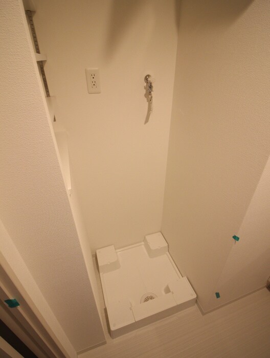 物件内観写真14　(洗濯機置場)