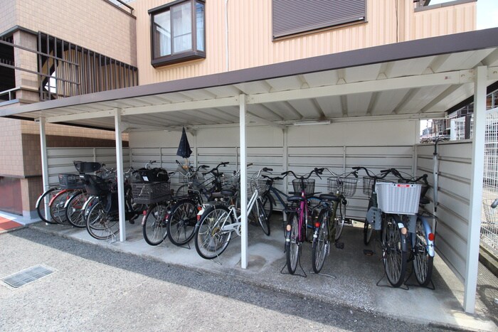 物件外観写真3　(駐輪場)