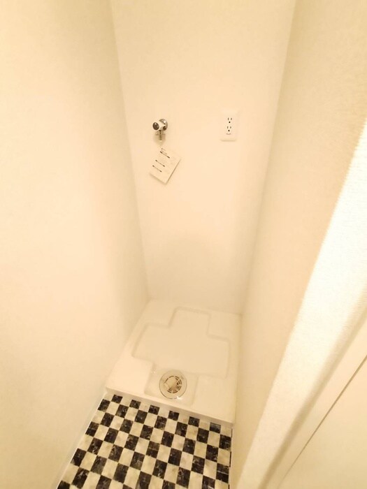 物件内観写真14　(洗濯機置場)