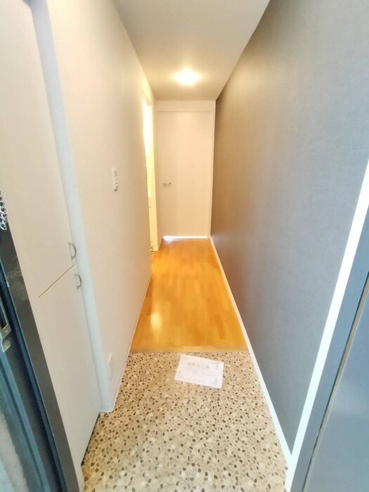 物件内観写真16　(玄関)