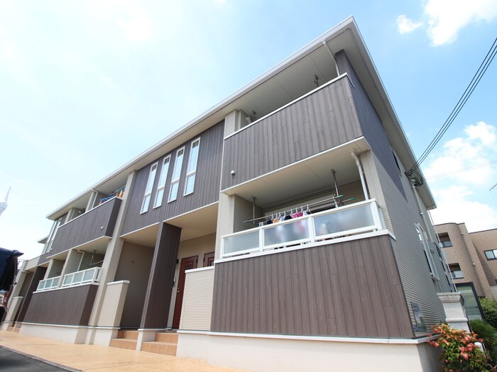 物件外観写真3　(エントランス部分)