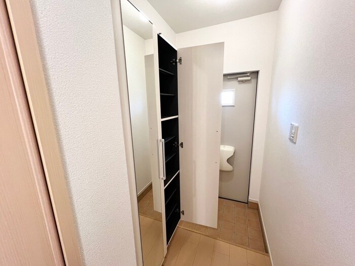 物件内観写真19　(靴箱)
