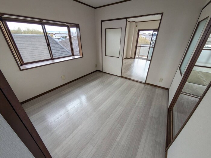 物件内観写真9　(居室)