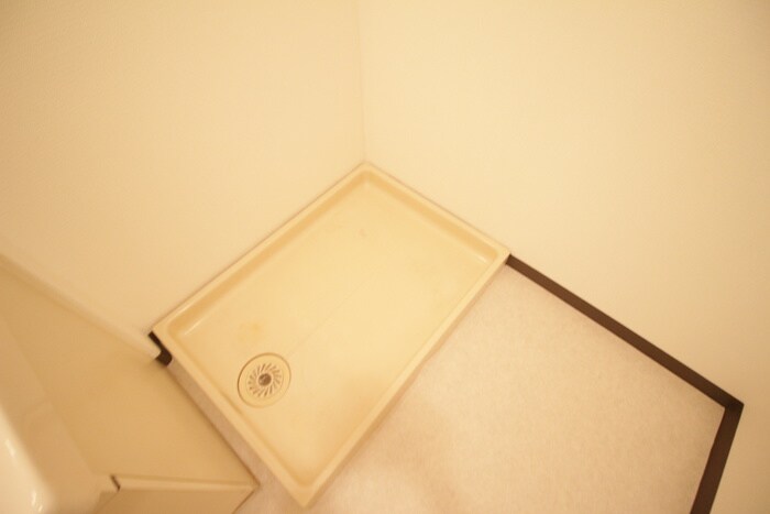 物件内観写真14　(洗濯機置場)