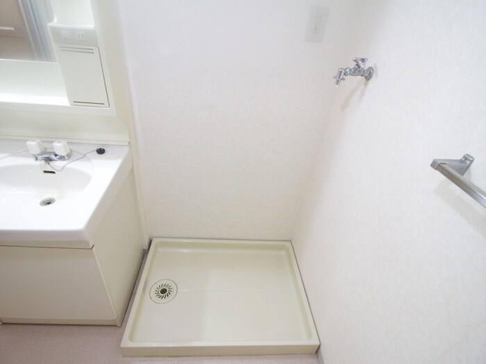 物件内観写真14　(洗濯機置場)