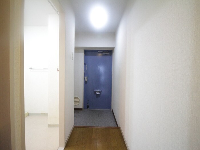 物件内観写真15　(玄関)