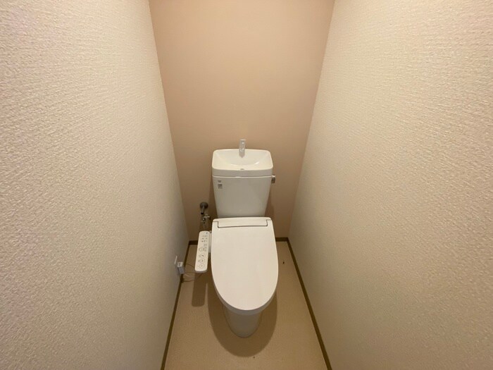 物件内観写真11　(トイレ)