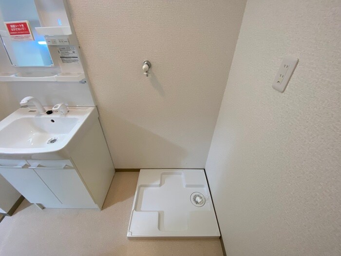 物件内観写真13　(洗濯機置場)