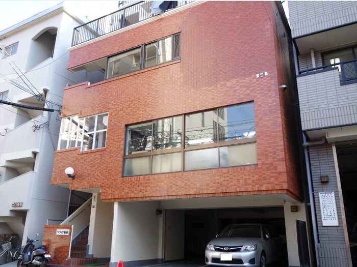 物件外観写真3　(駐車場)