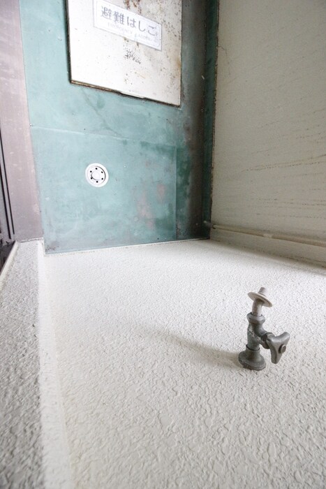 物件内観写真10　(洗濯機置場)