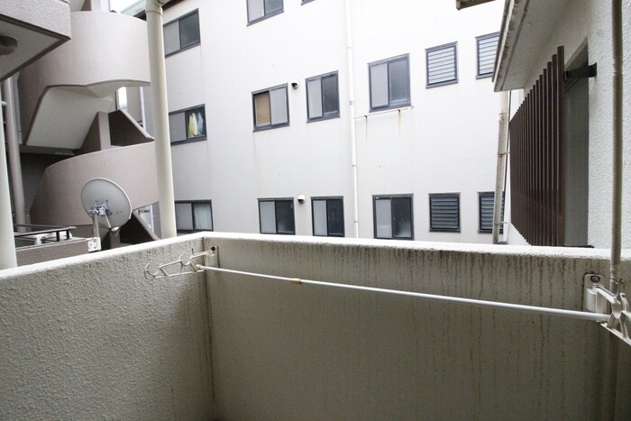 物件内観写真20　(室内からの展望)