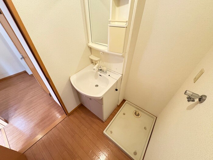 物件内観写真17　(洗濯機置場)