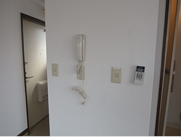 物件内観写真14　(玄関)