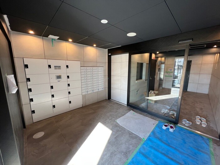 物件外観写真2　(エントランス部分)