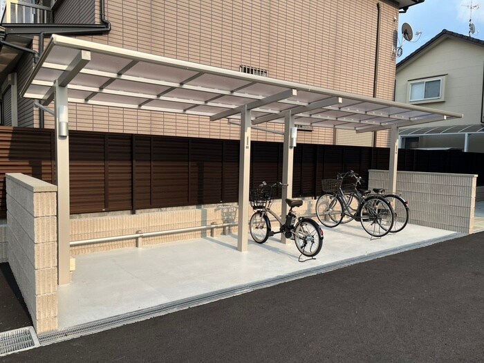 物件外観写真6　(駐輪場)