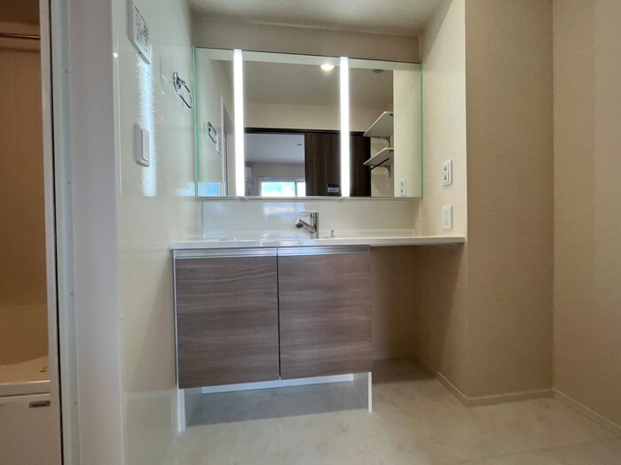 物件内観写真11　(洗面)