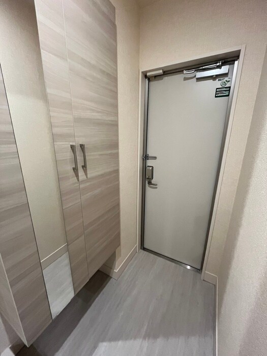 物件内観写真15　(玄関)