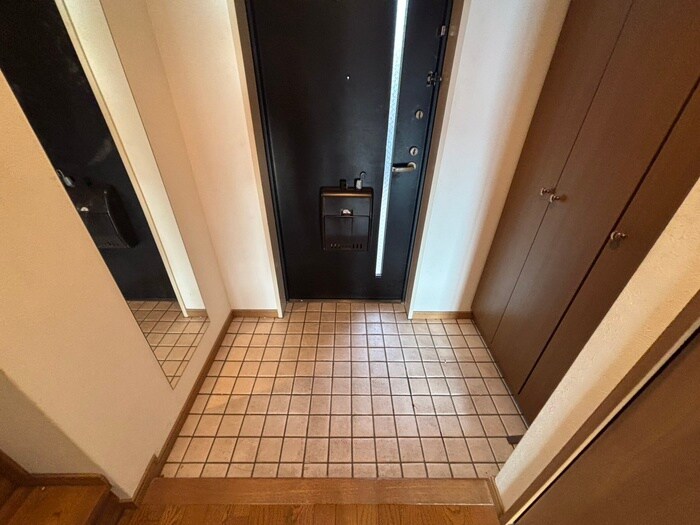 物件内観写真17　(玄関)