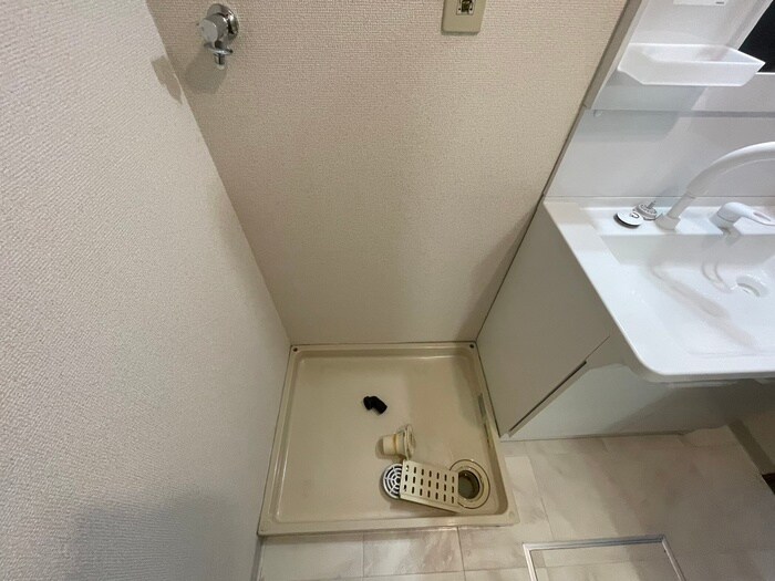 物件内観写真12　(洗濯機置場)