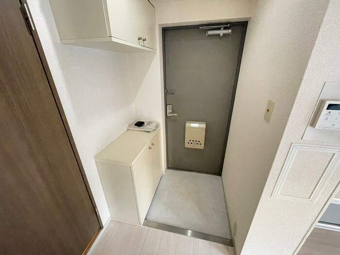 物件内観写真17　(玄関)