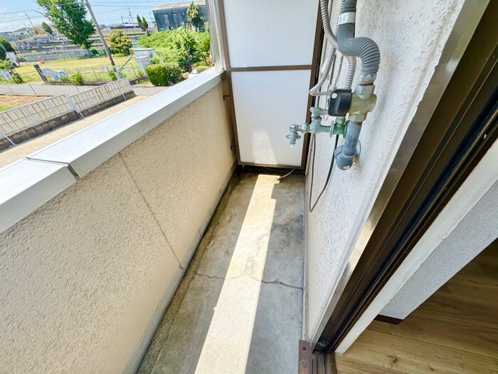 物件内観写真12　(洗濯機置場)