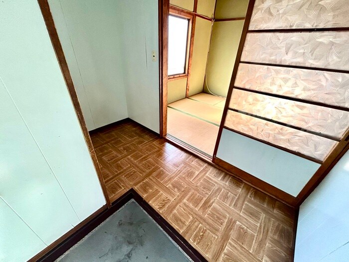 物件内観写真22　(玄関)