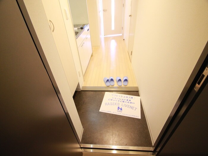 物件内観写真7　(玄関)