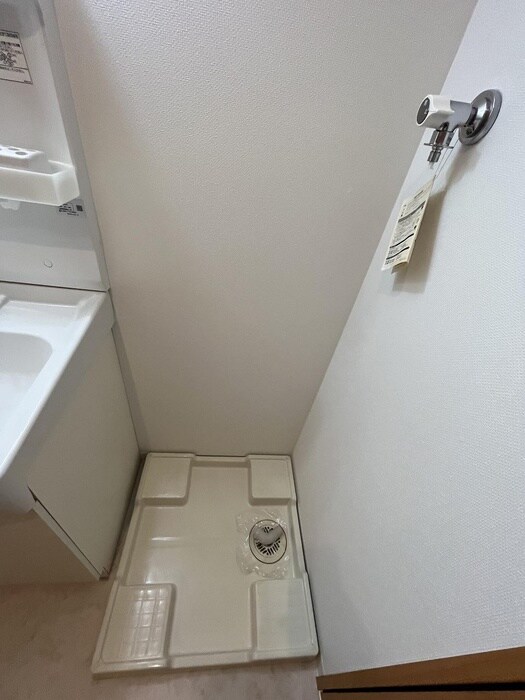 物件内観写真8　(洗濯機置場)