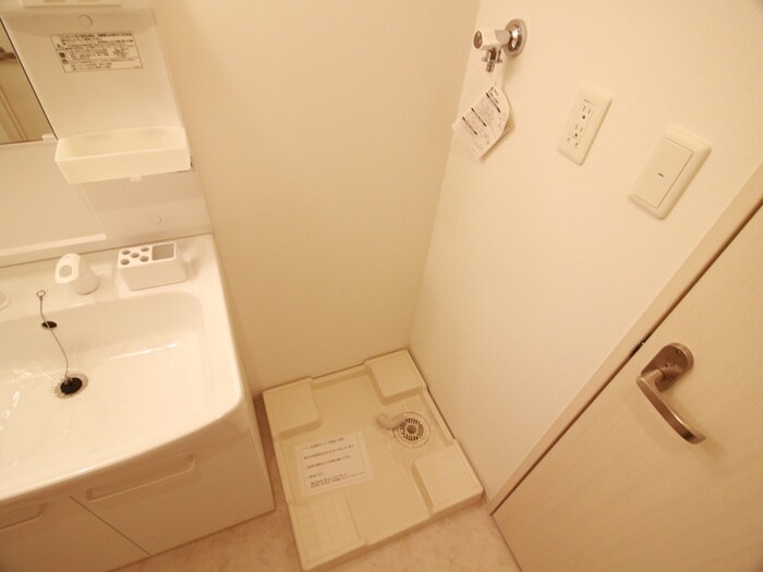 物件内観写真17　(洗濯機置場)