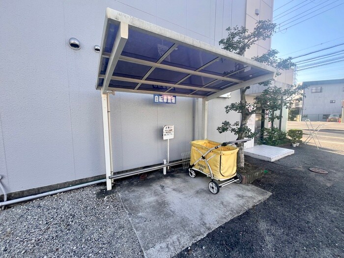 物件外観写真5　(駐輪場)