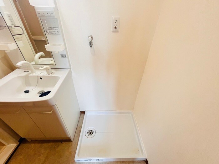 物件内観写真17　(洗濯機置場)