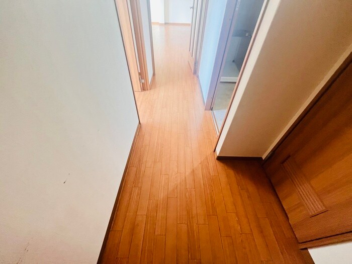 物件内観写真18　(廊下)