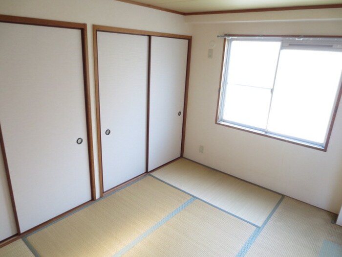 物件内観写真8　(居室)