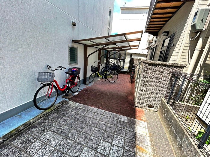 物件外観写真6　(駐輪場)