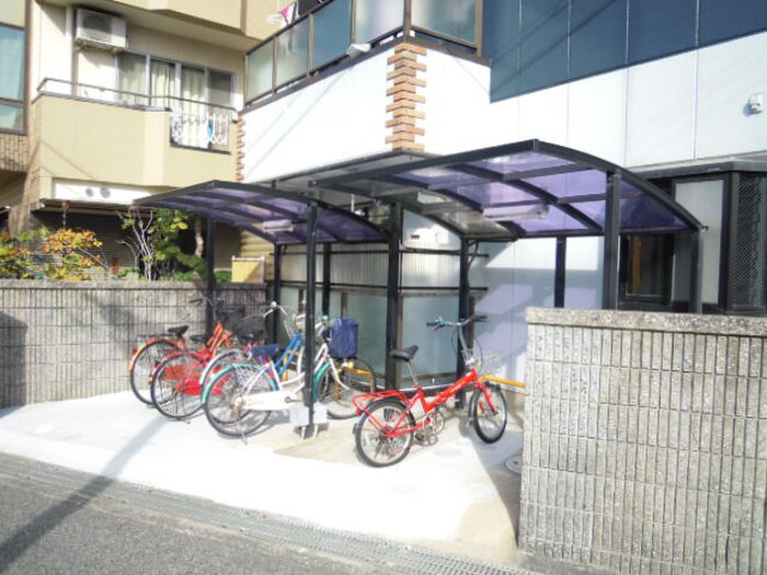 物件外観写真5　(駐輪場)