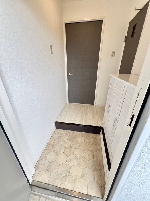 物件内観写真17　(玄関)
