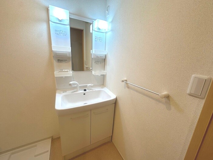 物件内観写真9　(洗面)