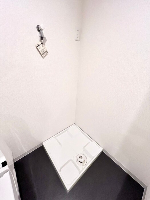 物件内観写真16　(洗濯機置場)