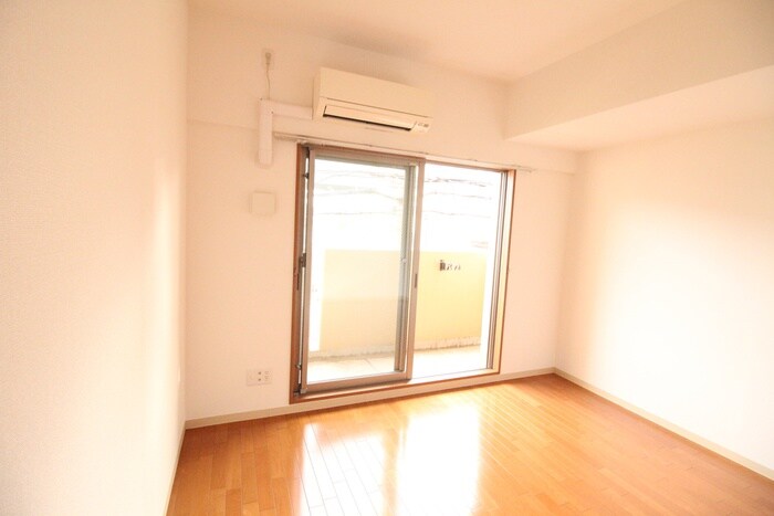 物件内観写真9　(居室)