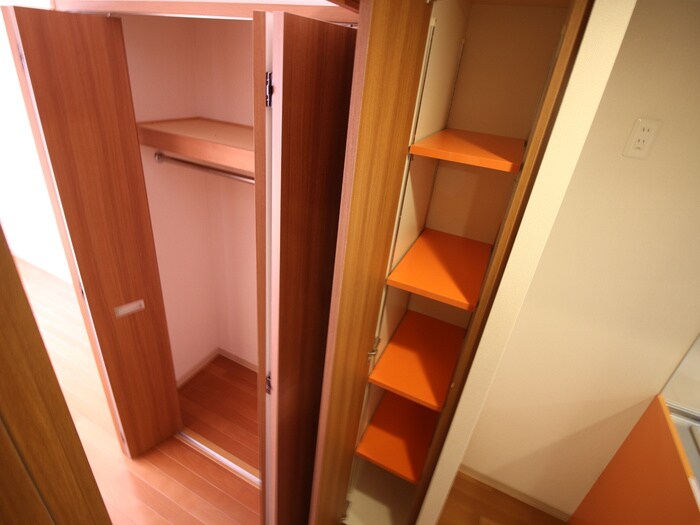 物件内観写真12　(収納)