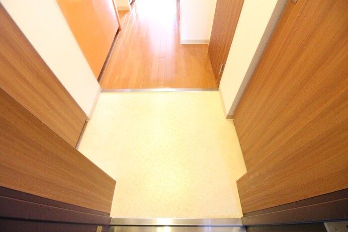 物件内観写真18　(玄関)