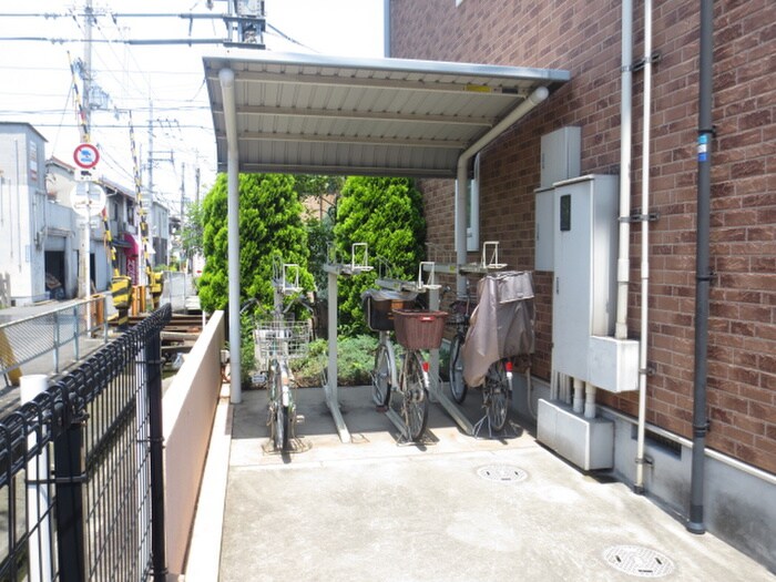 物件外観写真4　(駐輪場)