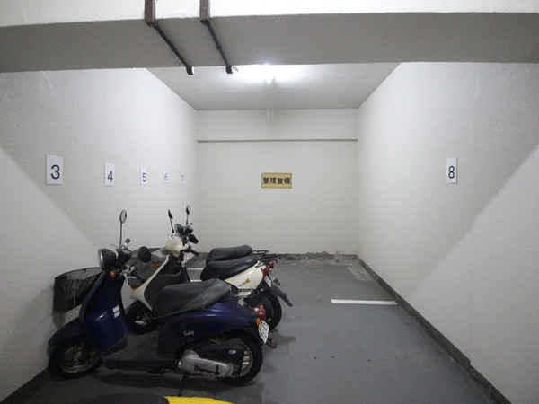 バイク置き場