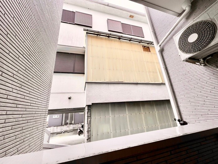 物件内観写真20　(室内からの展望)