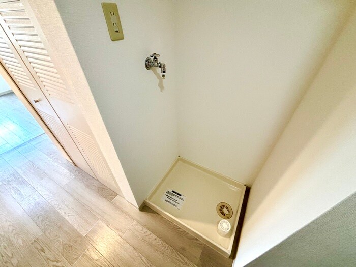 物件内観写真12　(洗濯機置場)