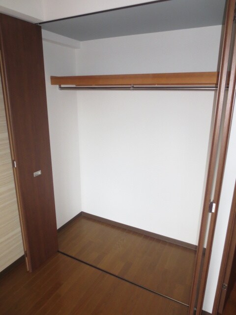 物件内観写真6　(収納)
